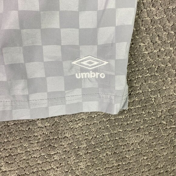 Umbro Checkered Shorts Men's Large Silver Gray Soccer Running Gym - Picture 2 of 12